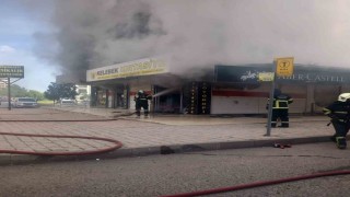 Diyarbakırda kırtasiye dükkanında yangın