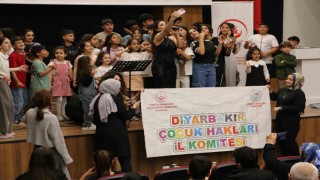 Diyarbakırda şehit aileleri ve gaziler Aile Yılı konserinde bir araya geldi