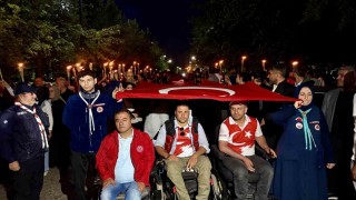 Diyarbakırda Türk bayraklı Fener Alayı yürüyüşü yapıldı