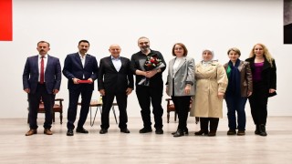 Dr. Senai Demirciden Termede Namaz Psikolojisi sunumu