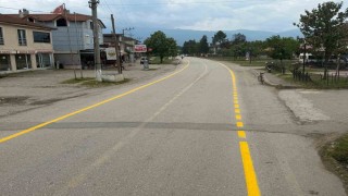 Düzcede köy yollarında yol çizgileri yenilendi