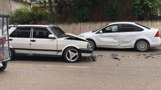 Düziçi’nde Trafik Kazası: Refik Cesur Bulvarı'nda Maddi Hasarlı Çarpışma