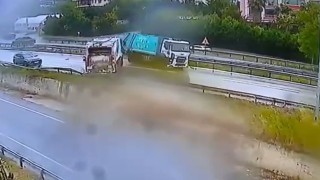 E-5 Karayolunda kayganlaşan yolda 3 kamyon kaydı facianın eşiğinden dönüldü
