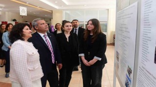 Eczacılık Fakültesinde Topluma Hizmet Uygulamaları dersi çerçevesinde sergi açıldı