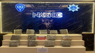 Edirnede uyuşturucu operasyonu: Tırda 13 kilo skunk ele geçirildi