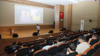 Eğitimci Yazar Tahir Fatih Andı, ERÜde konferans verdi