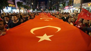 Elazığda fener alayı renkli görüntüler oluşturdu