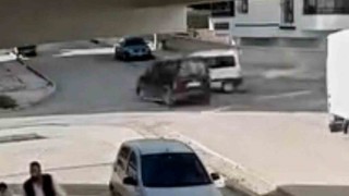 Elazığda hafif ticari araçlar çarpıştı