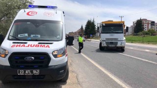 Elazığda kamyon ile otomobil çarpıştı: 1 yaralı