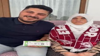 Elazığspor taraftarı Muhsine nine, taraftarlara 350 bilet dağıtacak