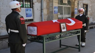 Emekli Başçavuş, askeri törenle gözyaşları eşliğinde son yolculuğuna uğurlandı