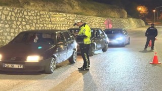 Emet polisinden trafik denetimleri