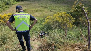 Erdekte motosiklet direksiyon hakimiyetini kaybetti uçuruma düştü