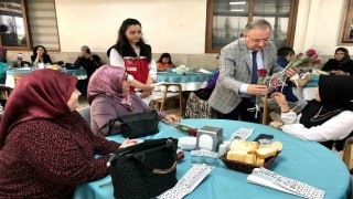 Erdemlide annelerin günü güllerle kutlandı