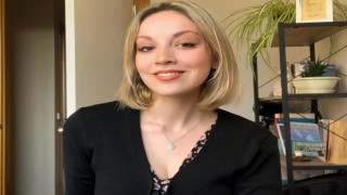 Ergenlikte Yalnızlık: Aile, Sosyal Medya ve Okulun Rolü Büyük