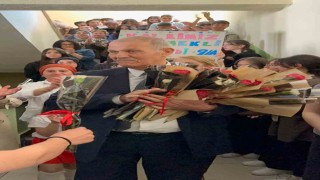 Ersin Bacaksız Anadolu Lisesinde emekli olan müdüre duygu yüklü veda