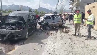 Erzurumda feci kaza: Beton mikseri onlarca aracı biçti