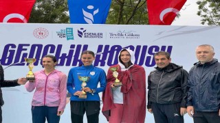 Esenlerde 19 Mayıs Coşkusu: Gençlik Koşusunda şampiyonlar belli oldu