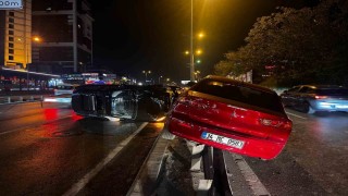 Esenyurtta 3 araçlı zincirleme kaza: 2 yaralı