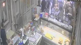 Esenyurtta Bass sesini deprem sanan vatandaşlar böyle sokağa döküldü