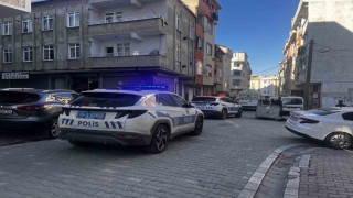 Esenyurtta sokakta oynarken servis aracının çarptığı çocuk ağır yaralandı