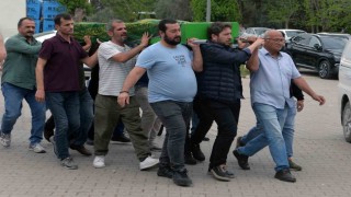 Eski kocası tarafından öldürülen 2 çocuk annesi toprağa verildi