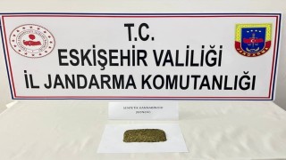 Eskişehirde ilçeye uyuşturucu taşıyan 2 şüpheli yakalandı