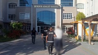 Evrakla değil, parayla ikamet: Rüşvet operasyonunda 2 tutuklama