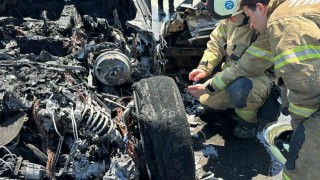 Eyüpsultanda 20 milyon lira değerindeki lüks otomobil alev topuna döndü: O anlar kamerada