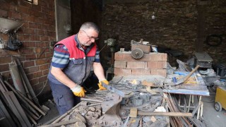 Fabrikasyon imalatlar iş görmeyince, İbrahim Usta zamanla yarışıyor