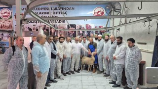 Fatih Belediyesi, vatandaşlara Sertifikalı Kurban Kesim Elemanı Eğitimi verdi