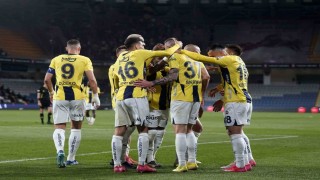 Fenerbahçe, deplasmanda üst üste 4. maçını kazandı