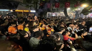 Fenerbahçe forması ile Galatasarayın şampiyonluğunu kutladı