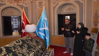 Filistinden Ertuğrulgazi Türbesini ziyarete geldiler
