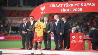 Finalin oyuncusu Victor Osimhen seçildi