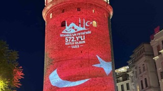 Galata Kulesinde İstanbulun fethine özel ışık gösterisi