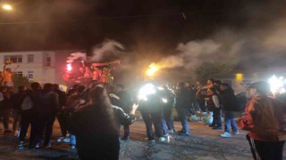 Galatasaray taraftarları Ardahanda şampiyonluğu kutluyor