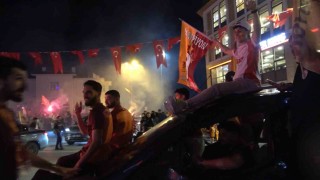 Galatasarayın 25. şampiyonluğu Yalovada coşkuyla kutlandı
