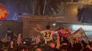 Galatasarayın şampiyonluğunda dikkat çeken kutlama