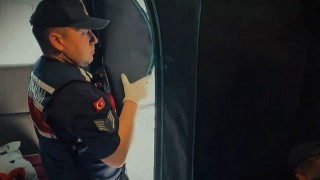Gardırobu açtılar sera çıktı: 2 gözaltı