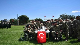 Gaziantepte 95 özel ihtiyaçlı genç bir günlüğüne asker oldu
