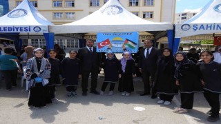 Gaziantepte Gazze yararına hayır çarşısı kuruldu
