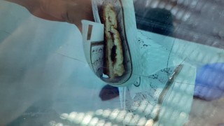 Gaziantepte skandal: Kantinci Kuran-ı Kerim sayfalarını tost kağıdı yaptı