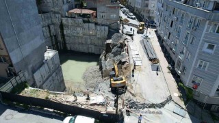 Gaziosmanpaşada inşaat çalışmaları esnasında yol çöktü