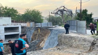 Gaziosmanpaşada inşaat çalışması sırasında yol çöktü