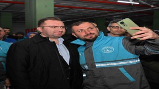 Gaziosmanpaşadaki belediye işçileri 1 Mayısı kutladı