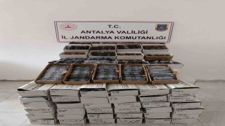 Gazipaşada araçta 3 bin kaçak gözlük ele geçirildi