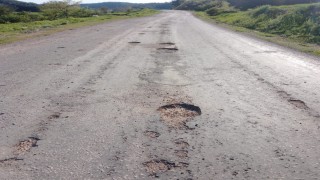 Gediz Dereköy yolu sürücülere çile oldu