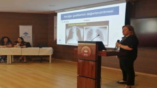 Geleceğin doktorları, 4. Intern Sempozyumunda mesleki bilgi ve tecrübe ediniyor