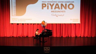 Genç piyanistler, muhteşem performanslar sergiledi